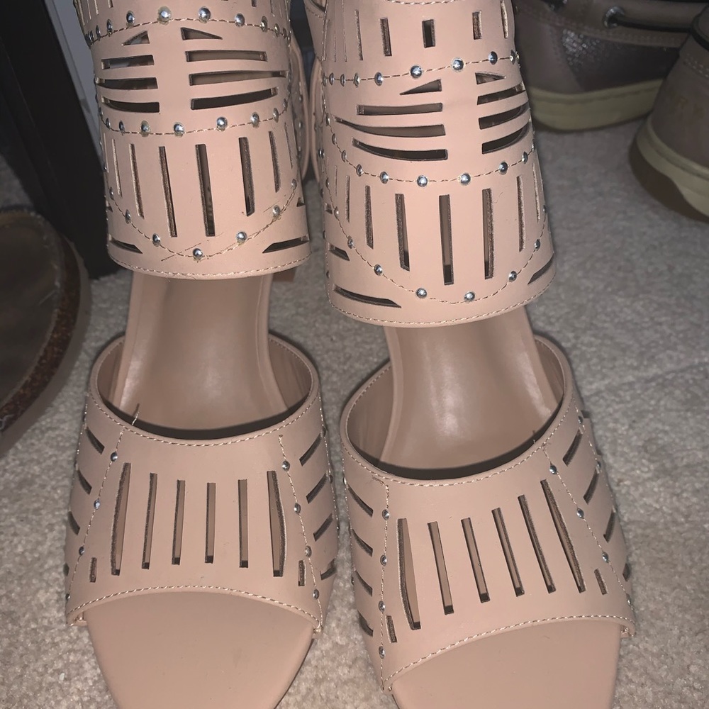 Women’s booties size 8